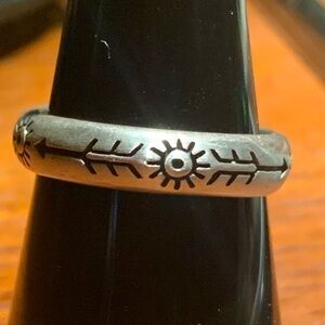 Sterling Southwestern Stamped Sun & Arrows Design Ring 2.98 grams